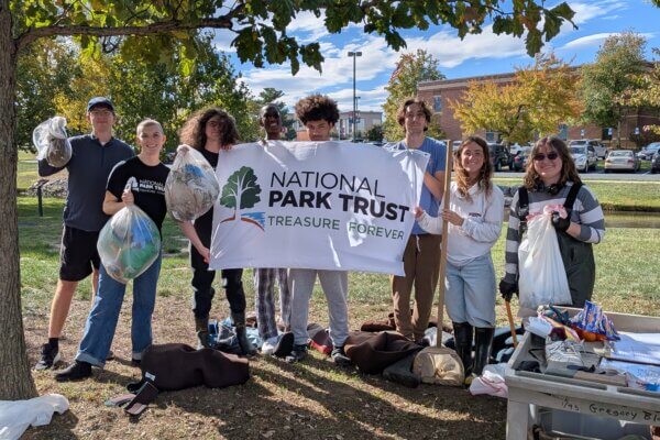 Students Participating in the Green & Clean Campus Challe ge