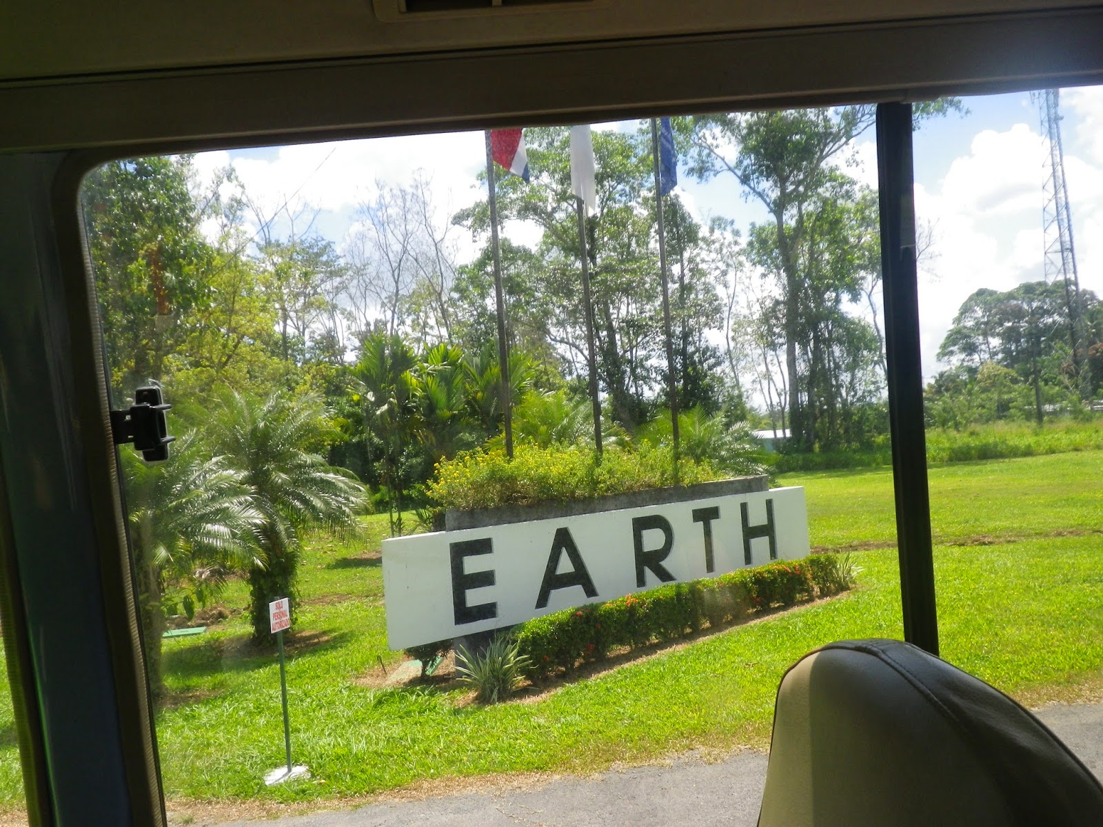 Sign: EARTH University