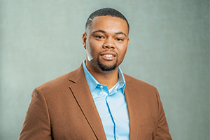 Tevin headshot