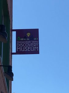 Discovery Museum Sign