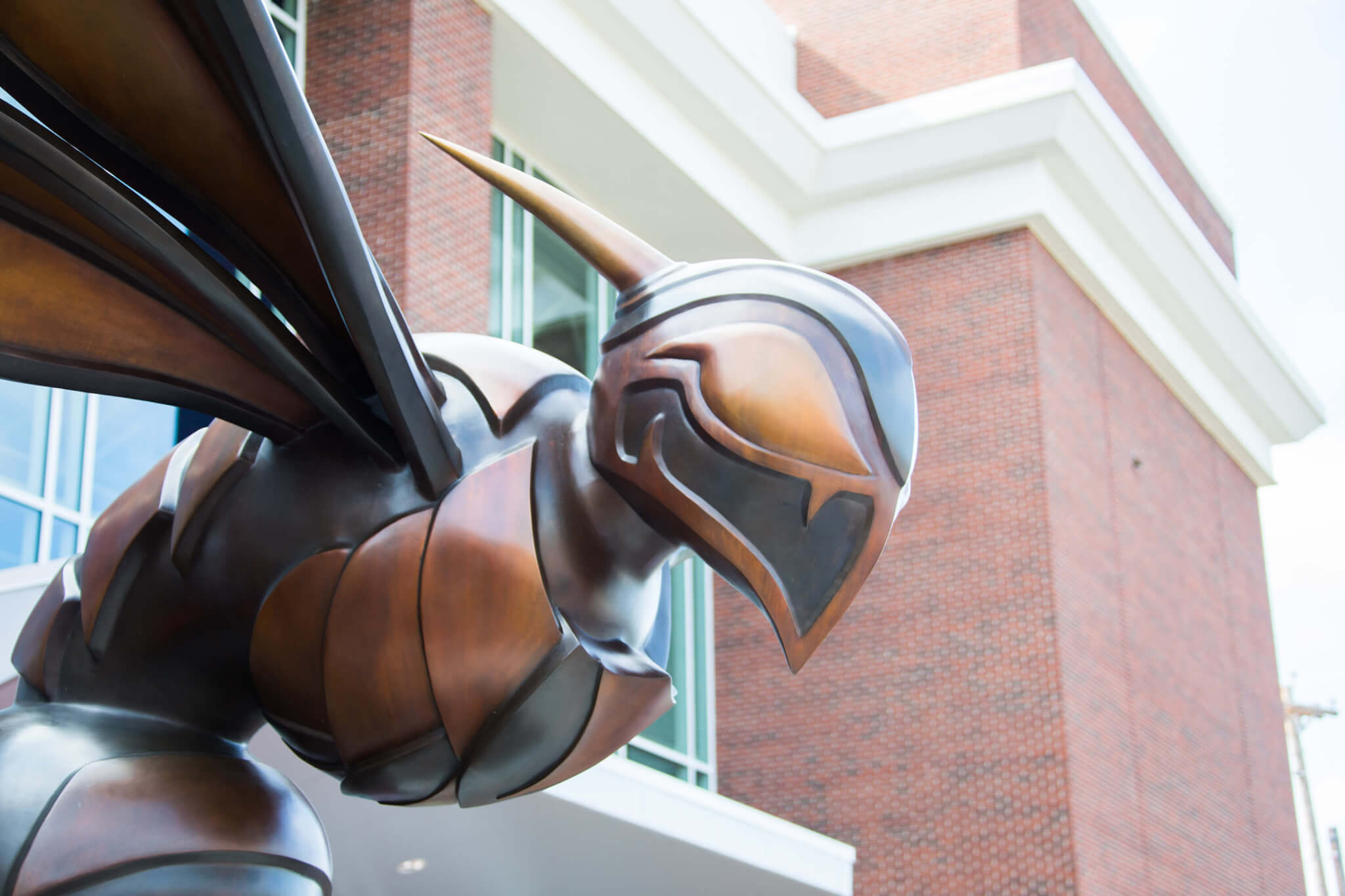 Buzzy Arrives and Is Bigger Than Ever Bronze statue honors Shenandoah President Emeritus James A. “Jim” Davis and his wife, Janet ’85