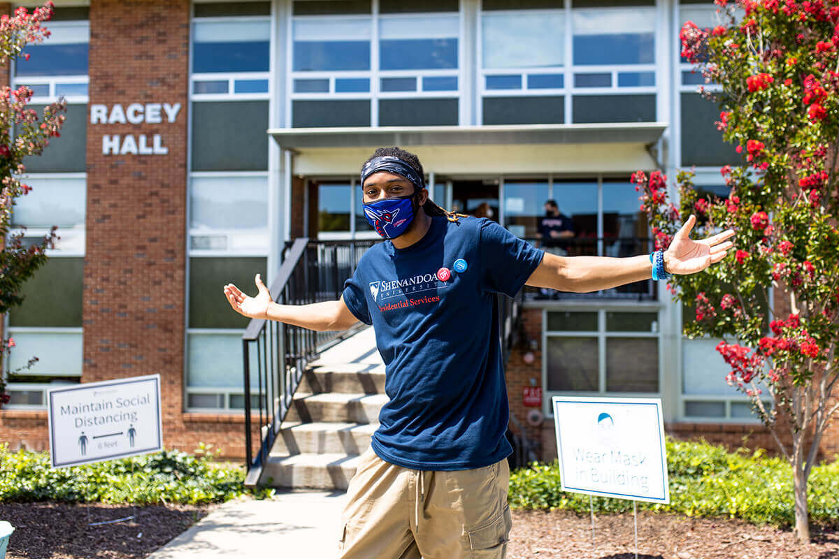 Shenandoah University Celebrates Largest First-Year Class Move-In Days Include Unpacking, COVID-19 Testing