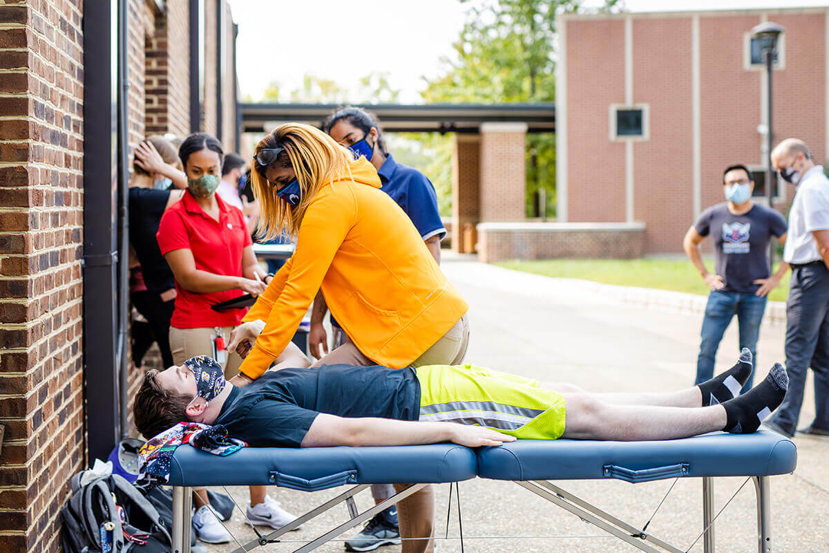 Athletic Training Evaluates Esports Gamers in Wellness Screenings Screenings are a first for SU esports athletes 
