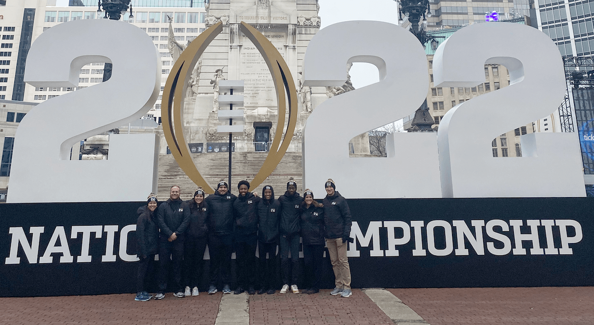 Sport Business Association Trips Provide Valuable Hands-On Experience SU students get behind-the-scenes peek at the nation’s largest sporting events