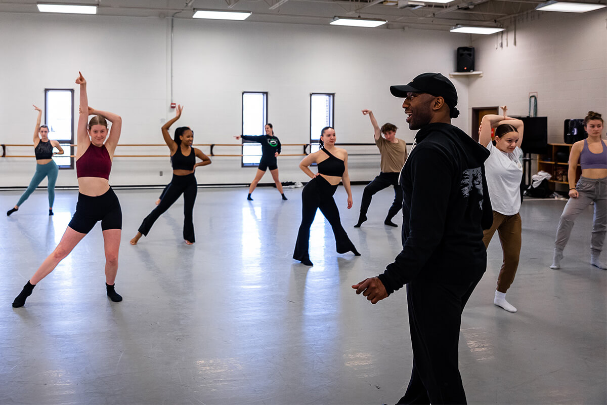 Wayne ’03 Hosts Dance Masterclasses for 90+ Conservatory Students