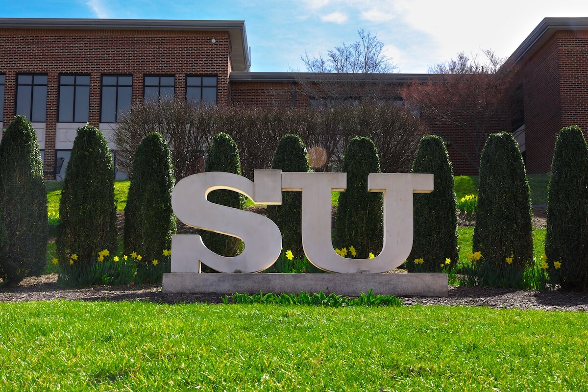 Capture Spring In Bloom Share Your Images Of The Daffodils Brightening Shenandoah’s Main Campus