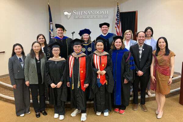 SU Global MBA grads