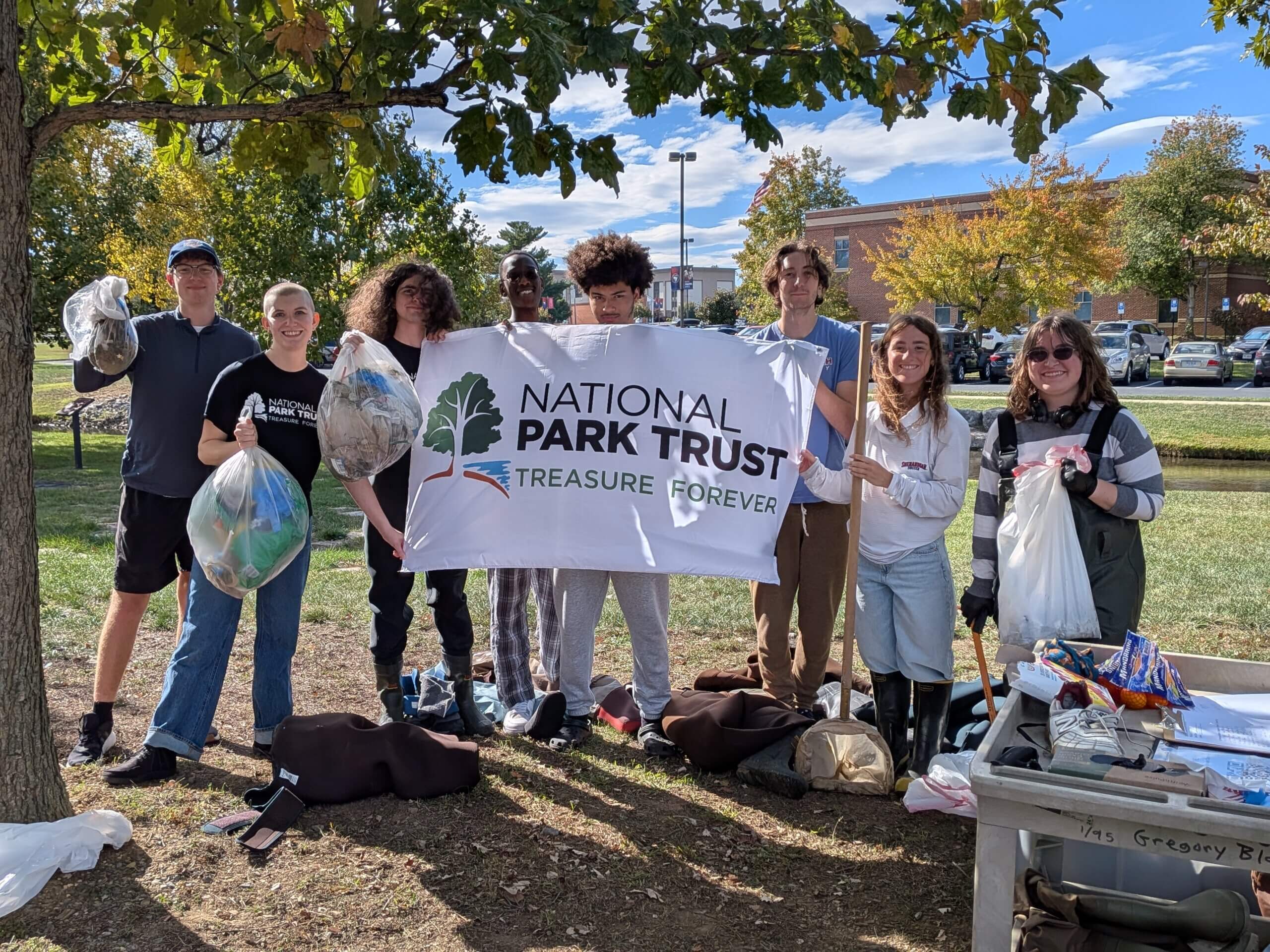 Students Participating in the Green & Clean Campus Challe ge