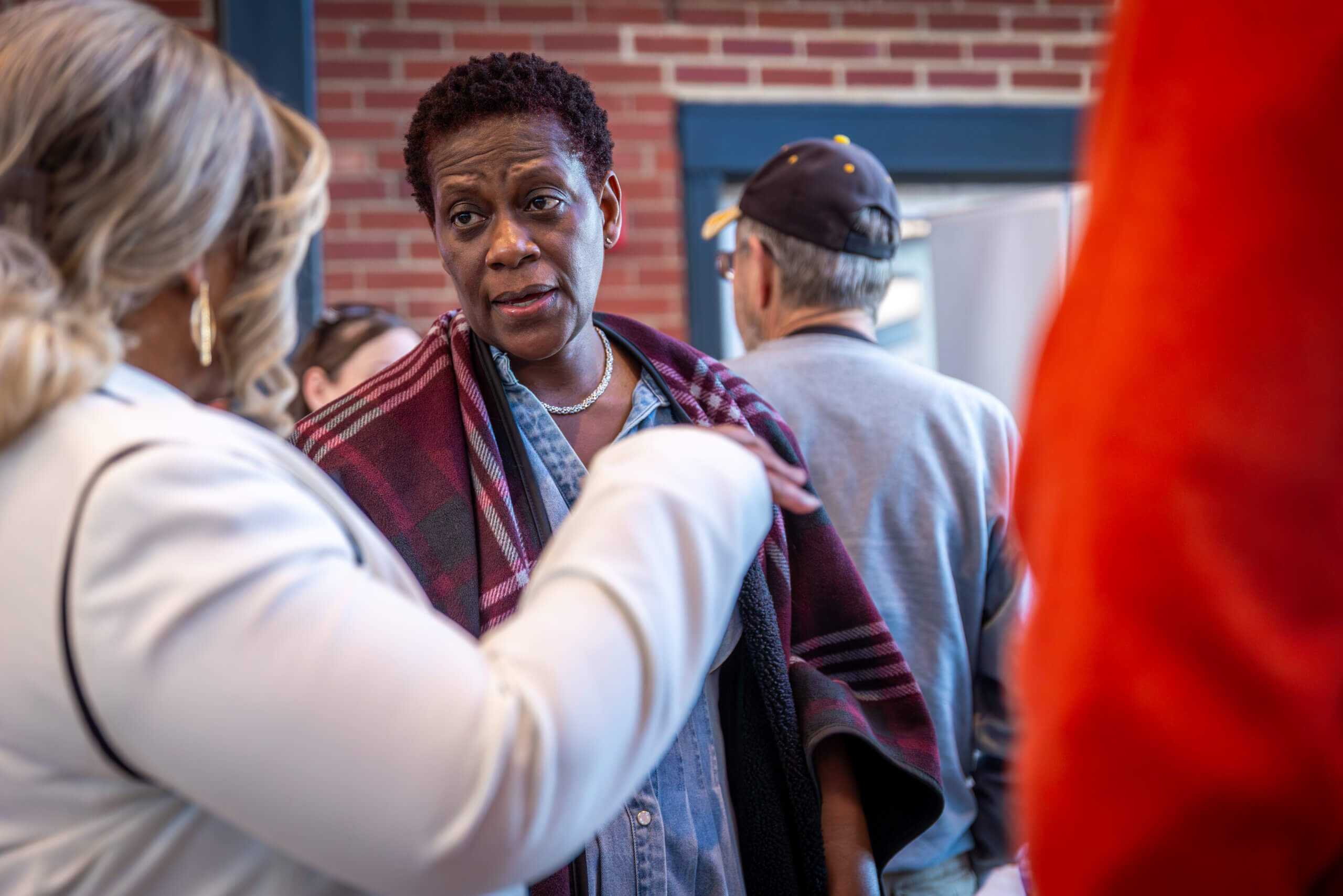 People chatting at HIVE Veteran Networking event