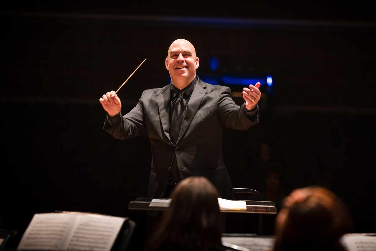Tim Robblee conducts Wind Ensemble