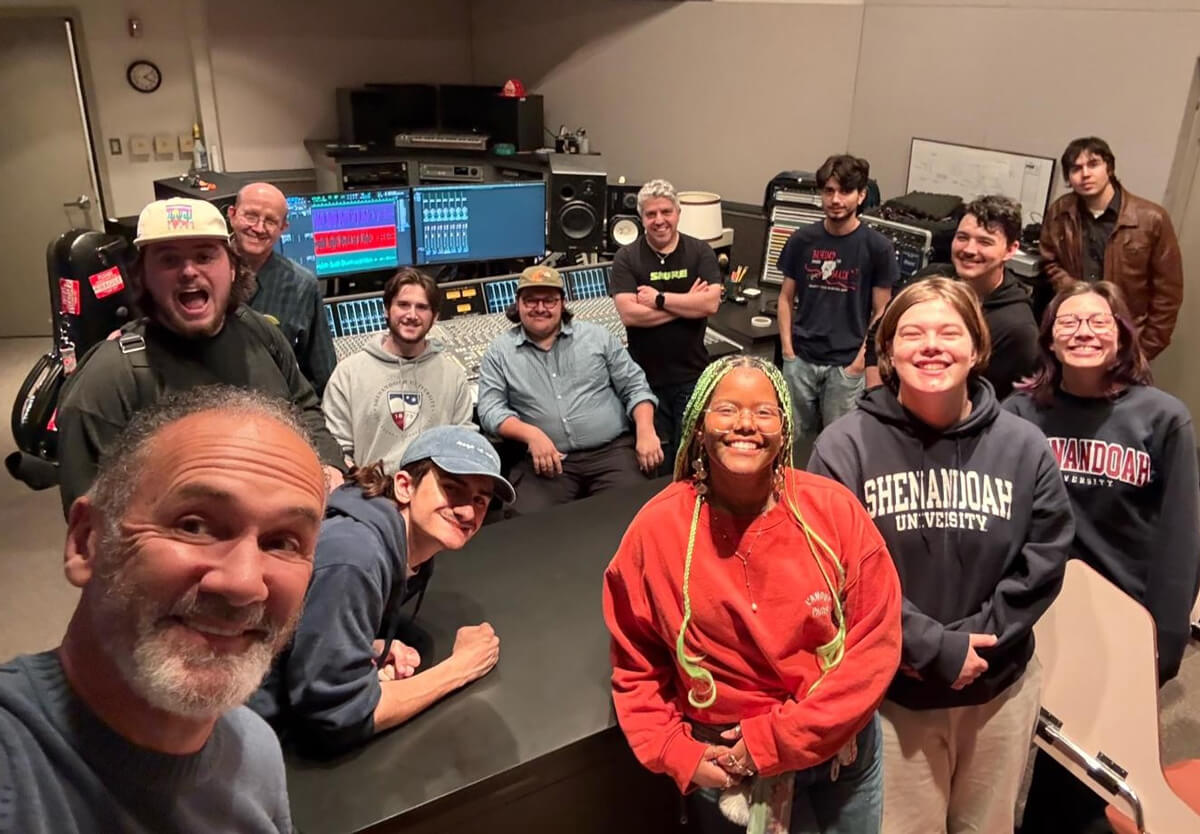 MPRT students and faculty meet with senior specialist Yuri Lysoivanov of Shure