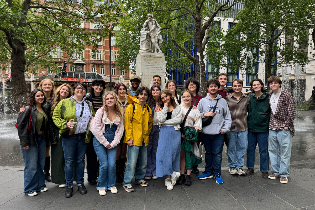 Theatre Students Travel to London for GEL Trip